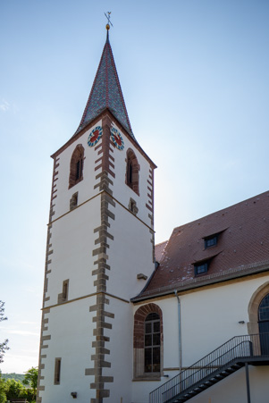 Außenrenovierung Petruskirche Gerlingen Blick zum Turm