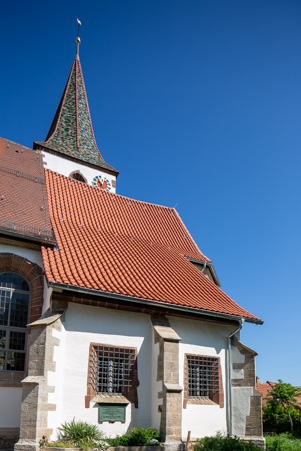Außenrenovierung Petruskirche Gerlingen Blick vom Friedhof